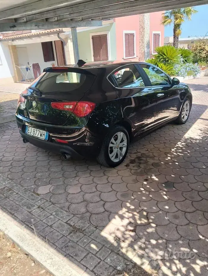 Usata Alfa Romeo Giulietta 82 CV (60 kW) 2012 Nero Utilitaria