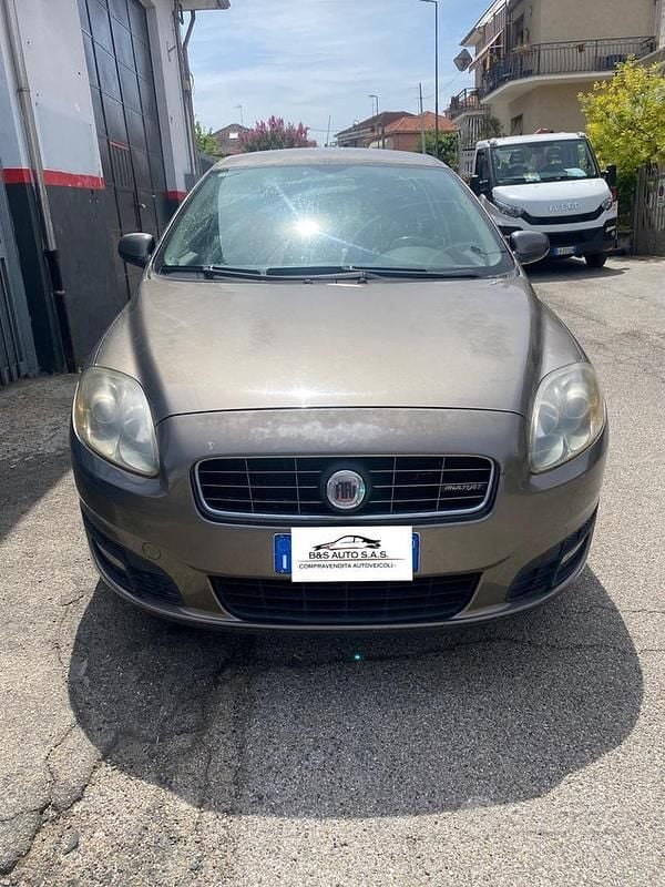 Usata Fiat Croma 150 CV (110 kW) 2008 Grigio Station wagon