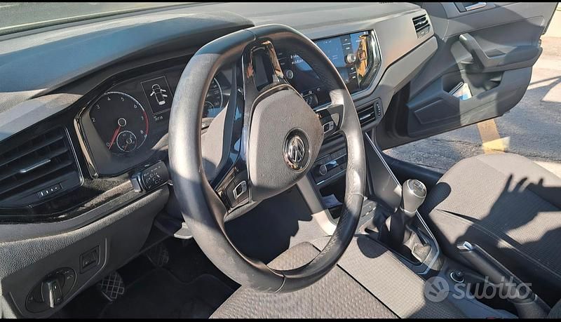 Usata VW Polo 75 CV (55 kW) 2018 Grigio Berlina
