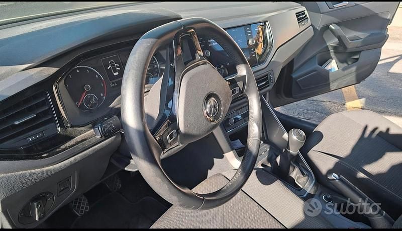 Usata VW Polo 75 CV (55 kW) 2018 Grigio Berlina
