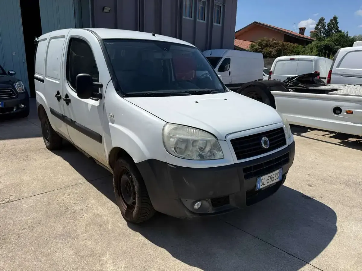 Usata Fiat Doblò 105 CV (77 kW) 2010 Bianco Monovolume