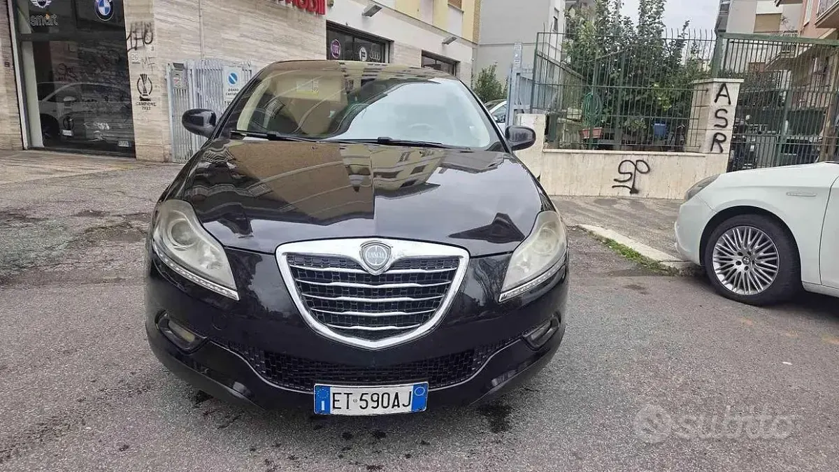 Usata Lancia Delta 165 CV (121 kW) 2010 Nero Utilitaria
