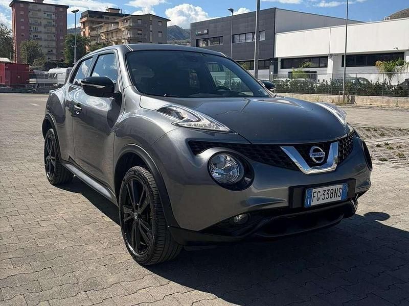Grigio Usata 2017 Nissan Juke Premium Edition SUV | 9999 € (Buon prezzo) - Immagine 1/4