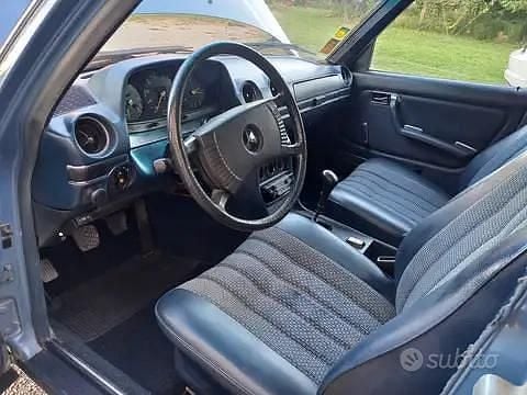 Usata Mercedes 200 1970 Blu Berlina