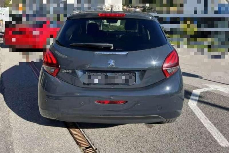 Usata Peugeot 208 Allure 83 CV (61 kW) 2019 Blu/azzurro Utilitaria