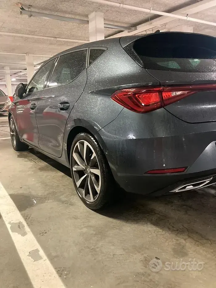 Usata Seat Leon FR 150 CV (110 kW) 2020 Grigio Berlina
