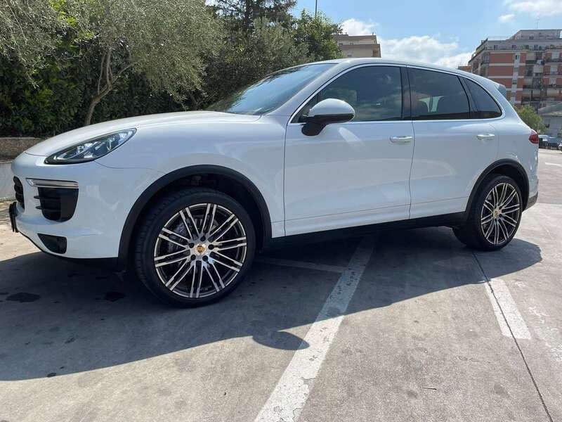Usata Porsche Cayenne 250 CV (183 kW) 2016 Bianco SUV