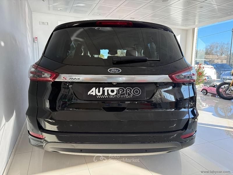 Usata Ford S-MAX S 150 CV (110 kW) 2022 Nero Monovolume