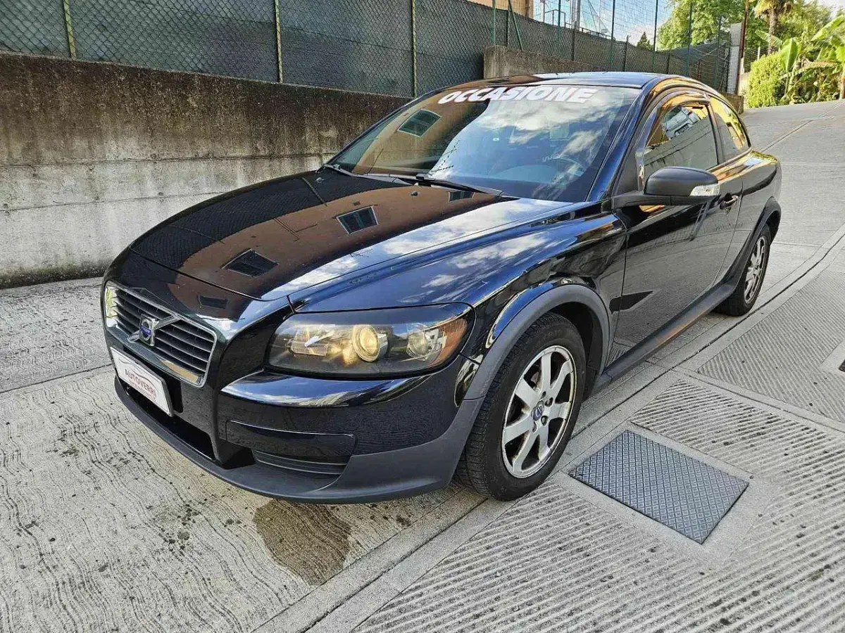 Usata Volvo C30 Momentum 109 CV (80 kW) 2008 Antracite Utilitaria
