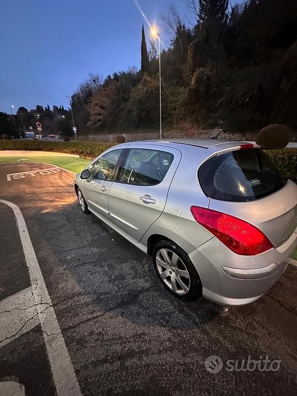 Usata Peugeot 308 115 CV (84 kW) 2008 Grigio Berlina