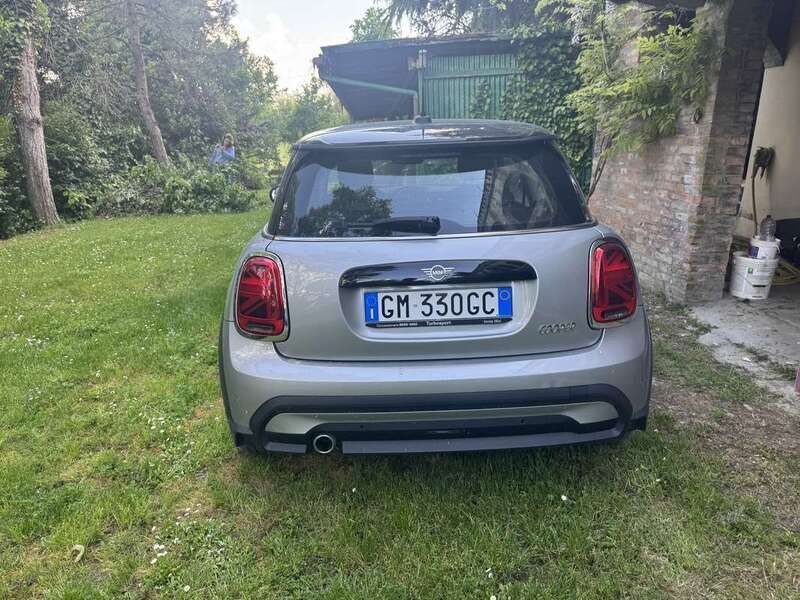 Usata 2023 Mini Cooper Premium Plus Due volumi | 25.000 € (Buon prezzo) - Immagine 1/4
