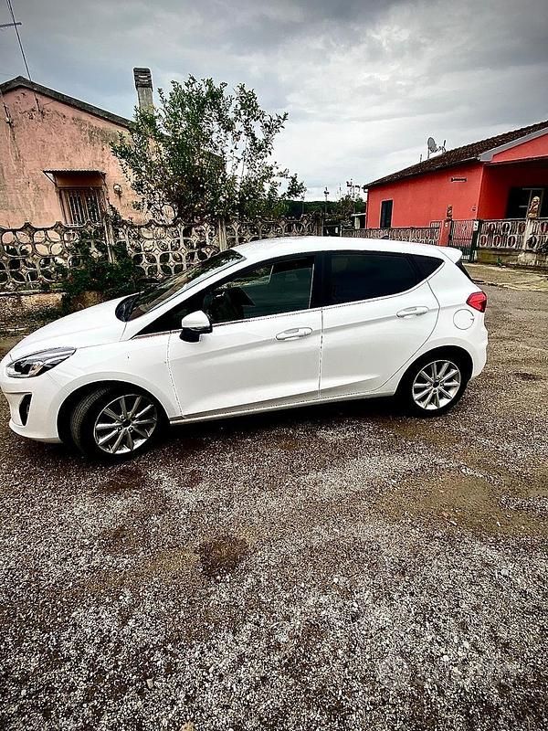Usata Ford Fiesta Titanium 75 CV (55 kW) 2019 Bianco Berlina