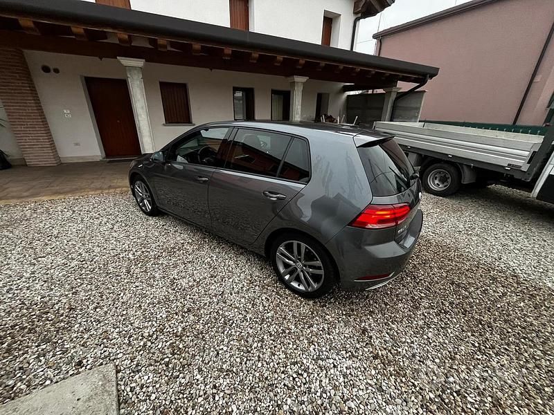 Usata VW Golf VII Executive 156 CV (114 kW) 2017 Grigio Utilitaria