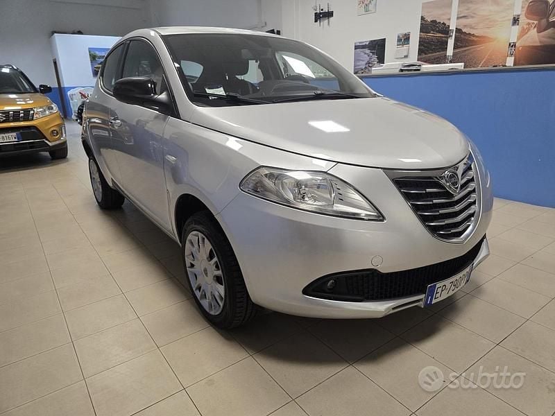Usata Lancia Ypsilon Gold 85 CV (62 kW) 2013 Grigio Utilitaria