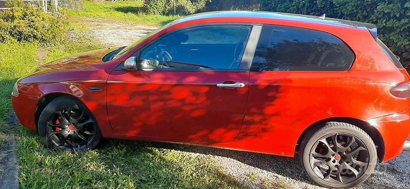 Usata Alfa Romeo 147 Progression 120 CV (88 kW) 2007 Rosso Utilitaria