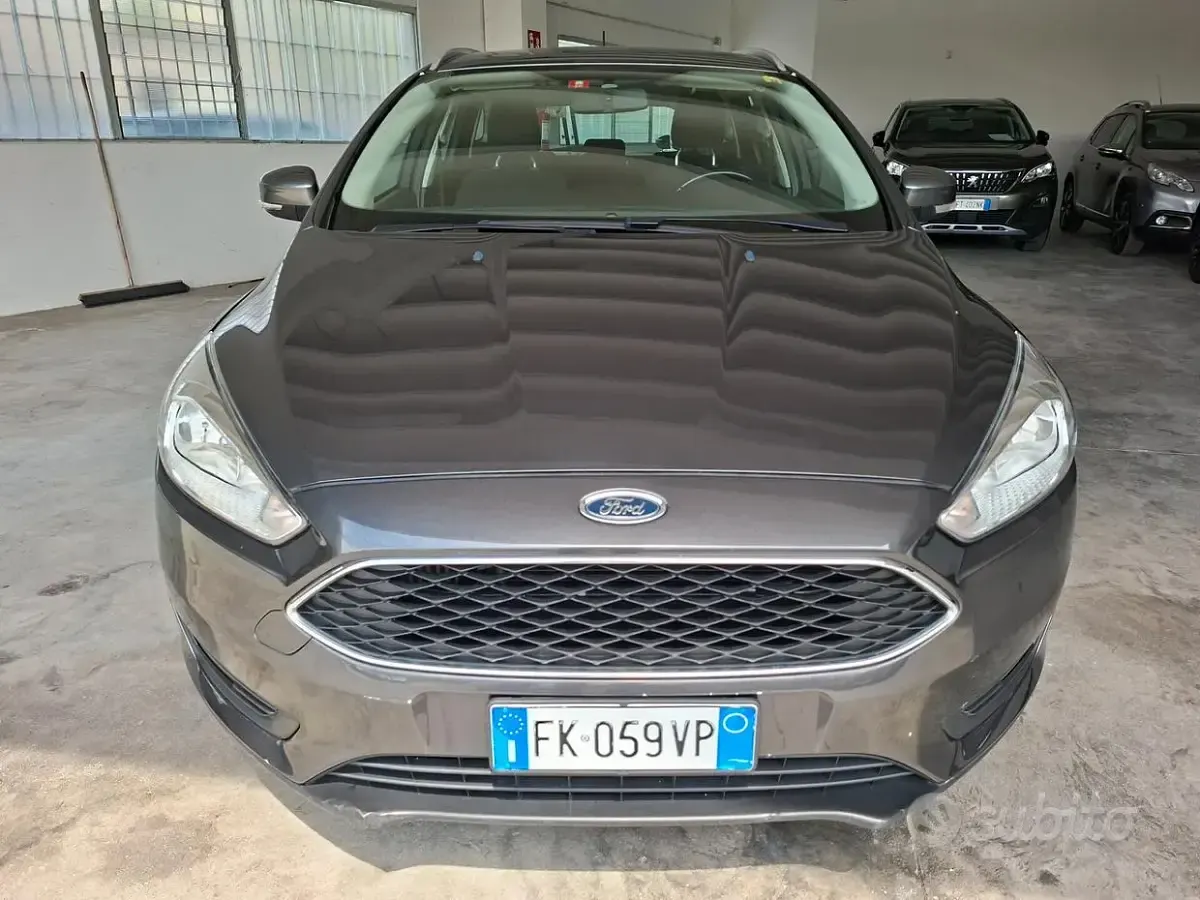 Usata Ford Focus 120 CV (88 kW) 2017 Grigio Station wagon