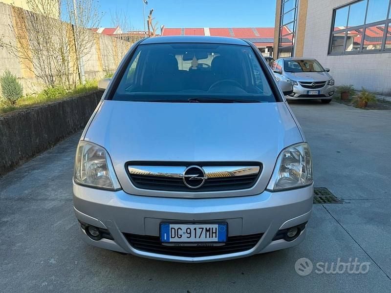 Usata Opel Meriva Cosmo 90 CV (66 kW) 2007 Grigio Monovolume