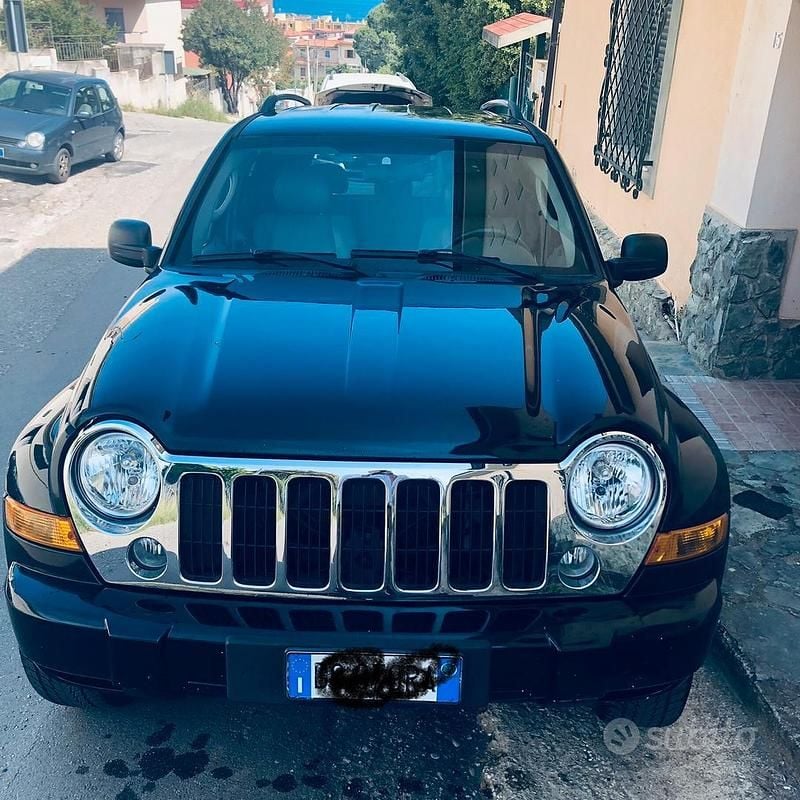 Usata Jeep Cherokee 143 CV (105 kW) 2006 Nero SUV