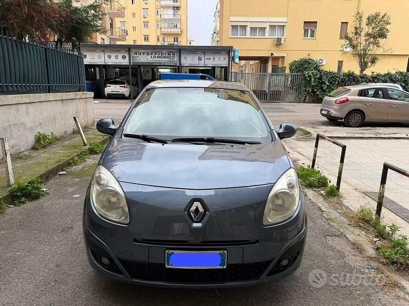 Usata 2010 Renault Twingo Due volumi | 3200 € (Ottimo prezzo) - Immagine 1/4