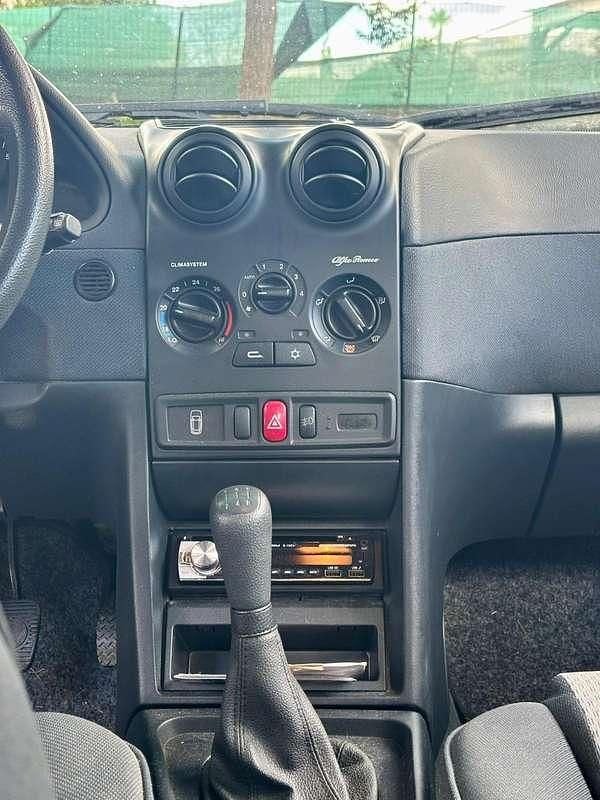 Usata Alfa Romeo 146 120 CV (88 kW) 1997 Verde Utilitaria
