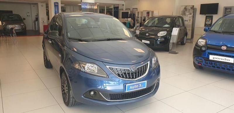 Usata Lancia Ypsilon S 69 CV (50 kW) 2024 Blu Utilitaria
