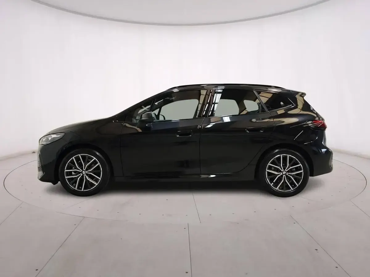 Nuova BMW 220 Active Tourer M Sport 149 CV (109 kW) 2026 Nero Monovolume