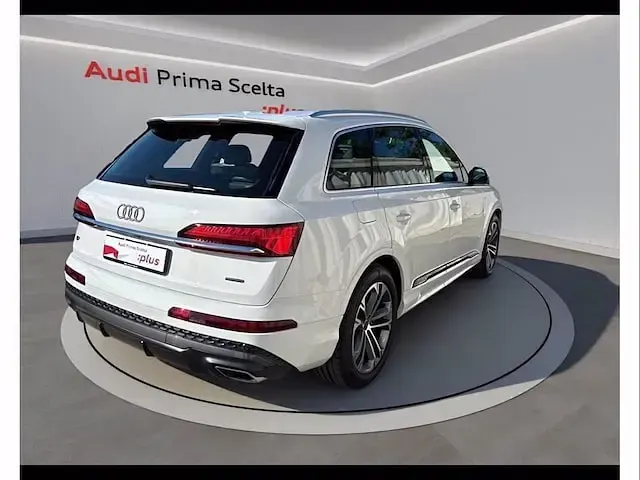 Nuova Audi Q7 S-Line 286 CV (210 kW) 2026 Bianco carrara SUV