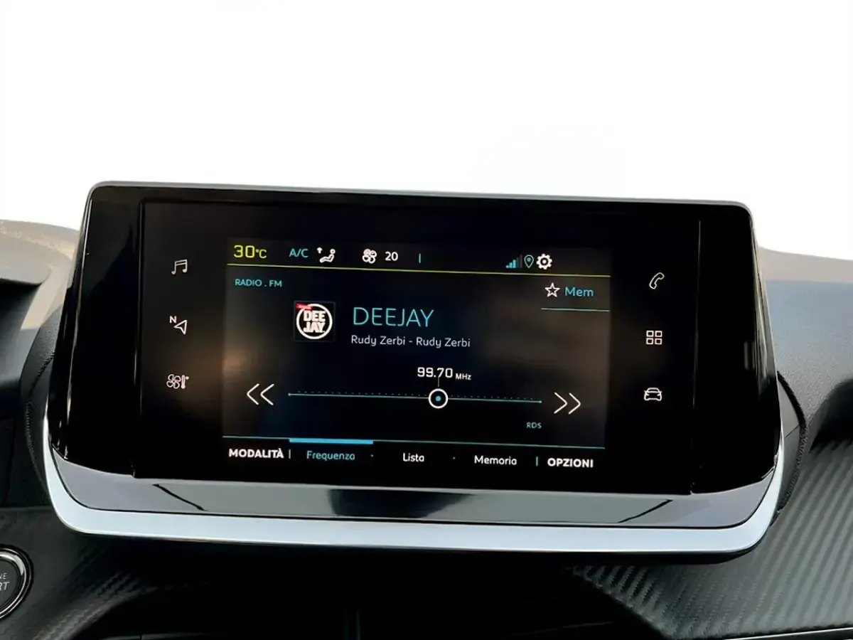 Usata Peugeot e-208 Allure 100 kW (136 CV) 2023 Nero Utilitaria