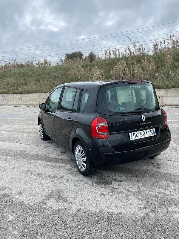 Occasion Renault Grand Modus 85 PK (62 kW) 2008 Zwart MPV