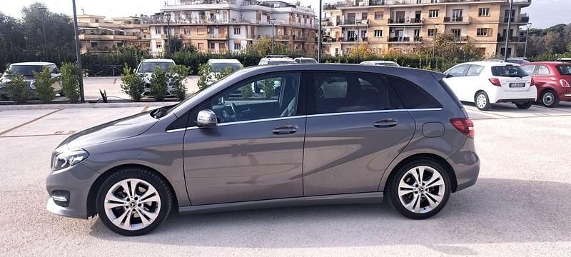 Usata Mercedes B200 136 CV (100 kW) 2018 Monovolume