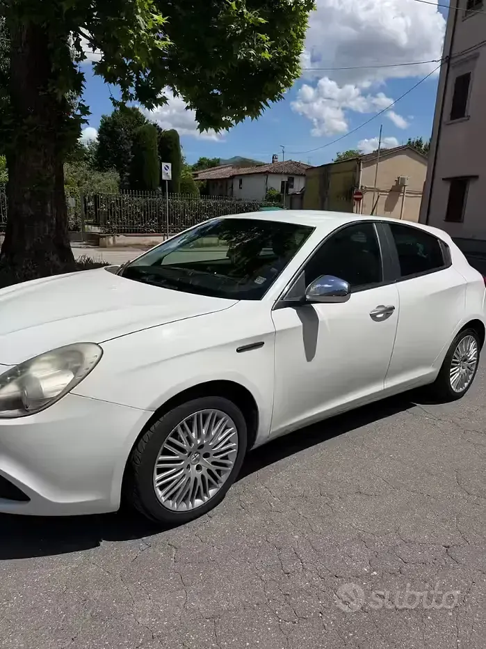 Usata Alfa Romeo Giulietta 105 CV (77 kW) 2017 Bianco Utilitaria