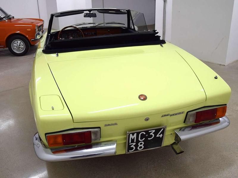 Usata Fiat 124 Spider Sport 110 CV (80 kW) 1971 Giallo colorado yellow Cabrio