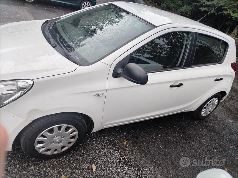 Usata Hyundai i20 Classic 78 CV (57 kW) 2012 Beige Berlina