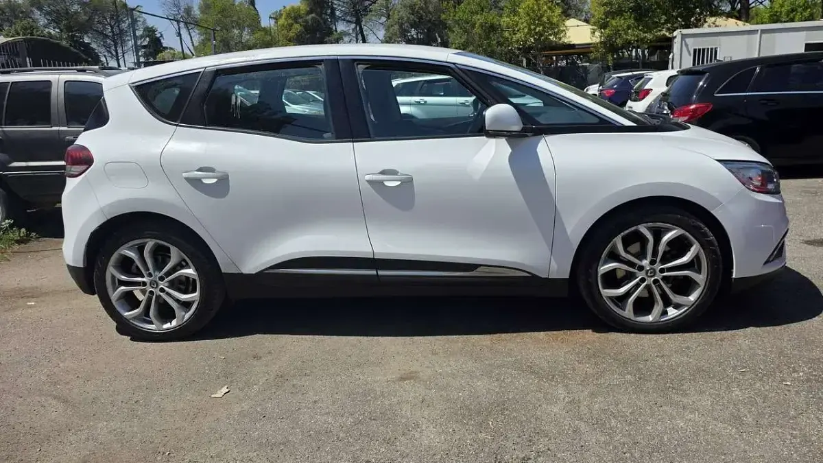 Usata Renault Scénic IV 120 CV (88 kW) 2020 Bianco Monovolume