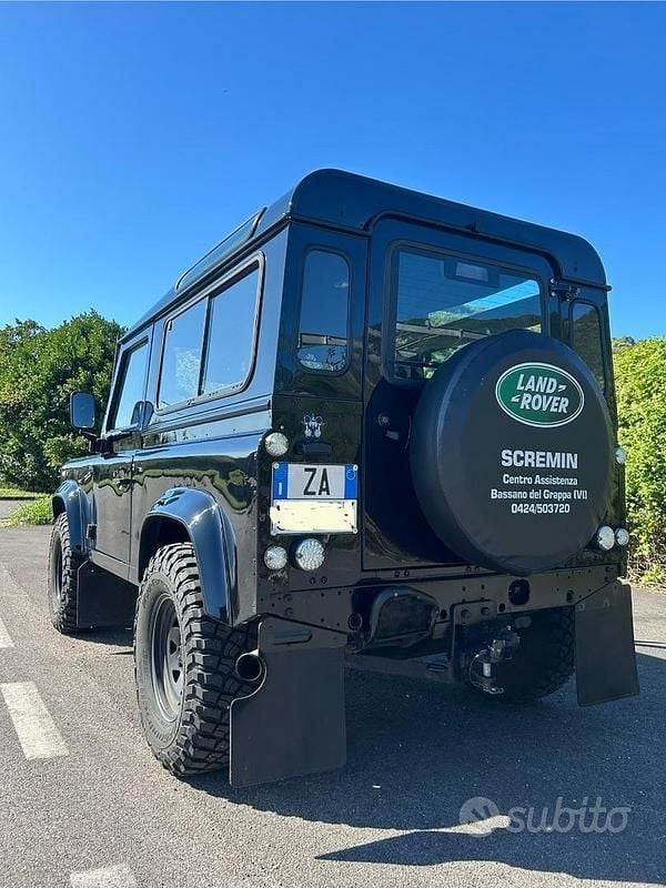Usata Land Rover Defender 122 CV (89 kW) 2002 Nero SUV