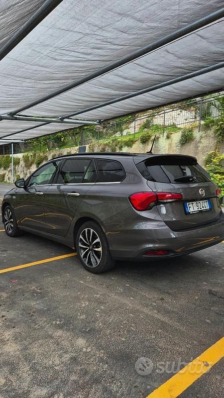 Usata Fiat Tipo Lounge 120 CV (88 kW) 2017 Argento Station wagon