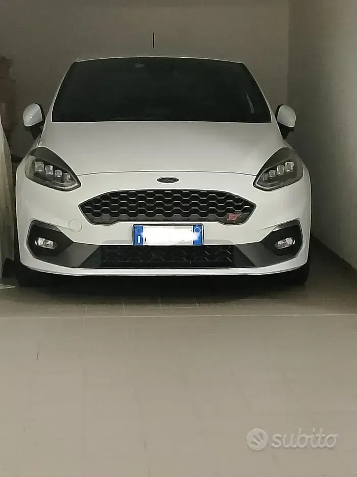 Usata Ford Fiesta ST200 200 CV (147 kW) 2019 Bianco Utilitaria