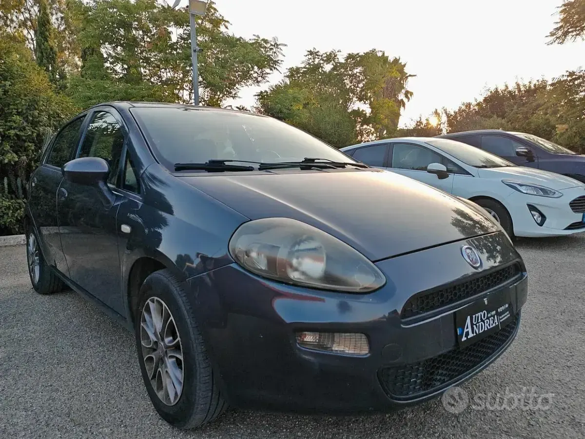 Usata Fiat Grande Punto 85 CV (62 kW) 2012 Grigio Utilitaria