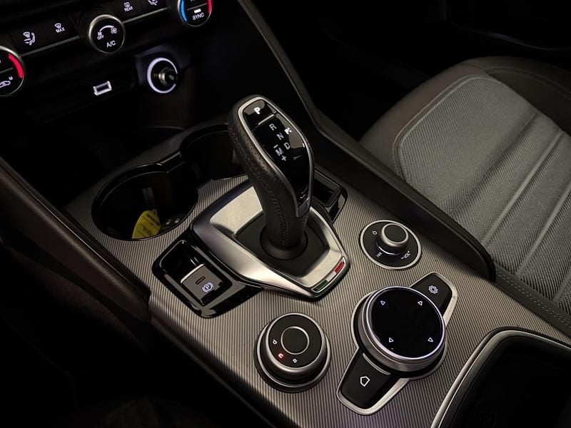 Usata Alfa Romeo Giulia Sprint 280 CV (205 kW) 2024 Grigio Berlina