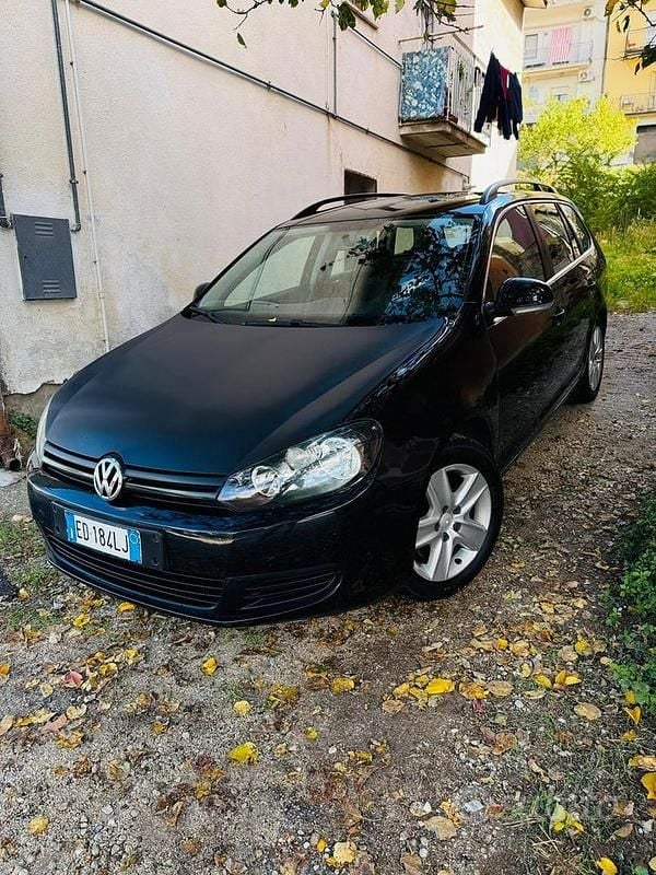 Usata VW Golf VI Comfortline 105 CV (77 kW) 2010 Nero Utilitaria