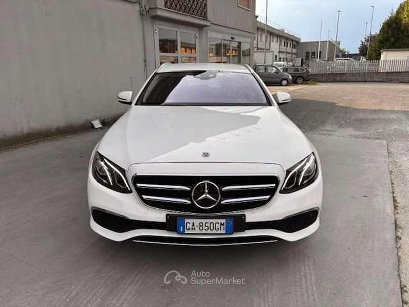 Usata Mercedes E300 194 CV (142 kW) 2020 Bianco Station wagon