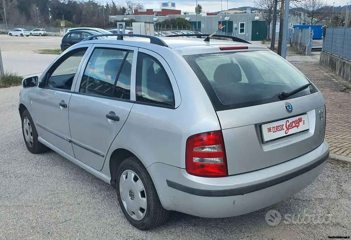 Usata Skoda Fabia 68 CV (50 kW) 2003 Grigio Station wagon
