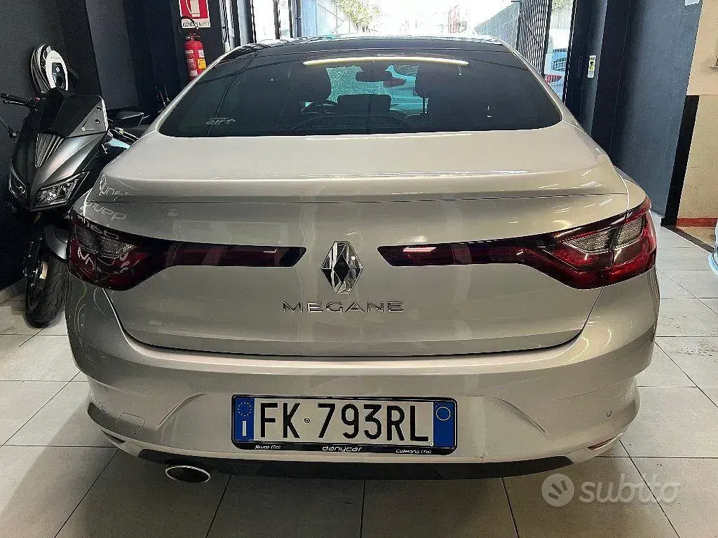 Usata Renault Mégane Zen 110 CV (80 kW) 2017 Grigio Coupé
