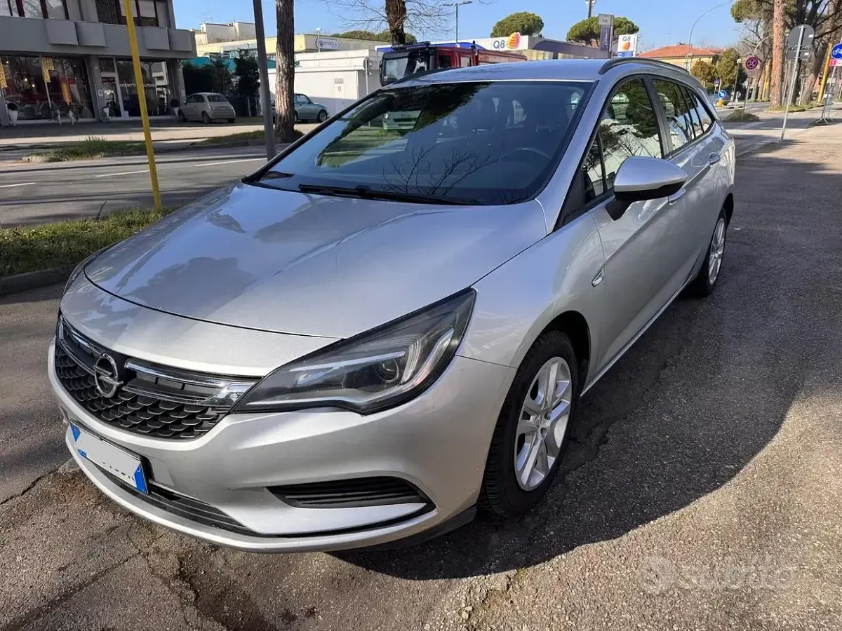 Usata Opel Astra 110 CV (80 kW) 2017 Grigio Station wagon