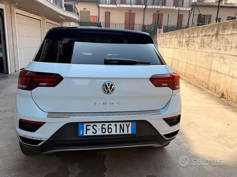 Usata VW T-Roc Advance 116 CV (85 kW) 2019 Bianco SUV