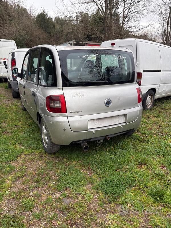Usata Fiat Multipla Dynamic 120 CV (88 kW) 2006 Grigio Monovolume
