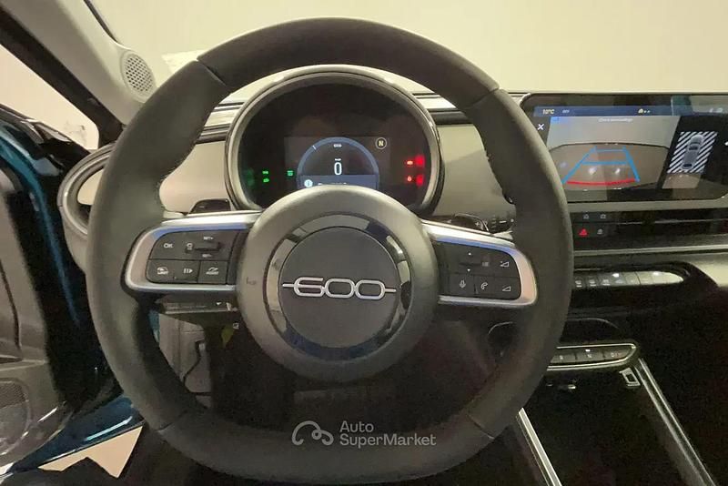 Nuova Fiat 600 La Prima 101 CV (74 kW) 2026 Verde SUV