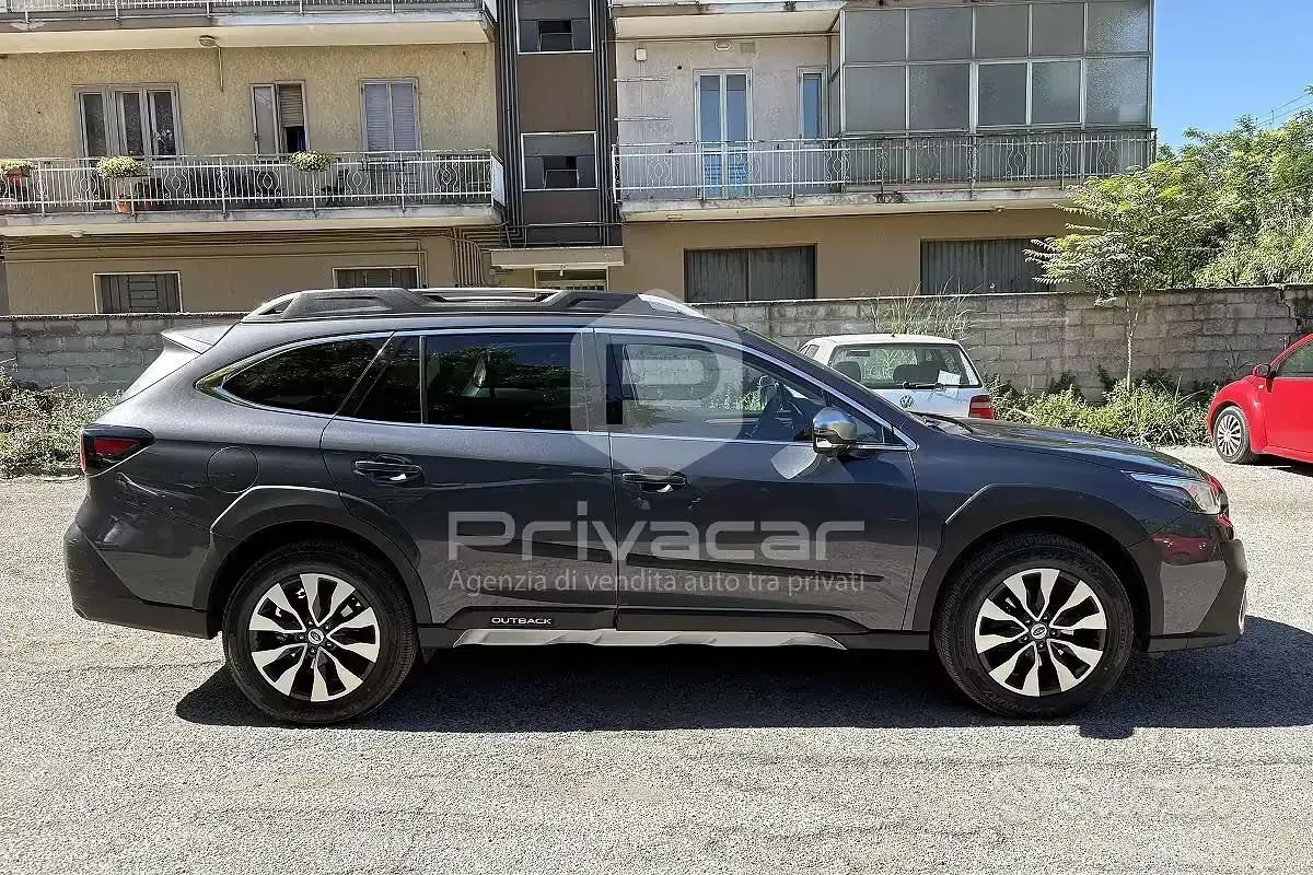 Usata Subaru Outback Premium 169 CV (124 kW) 2023 Grigio Station wagon
