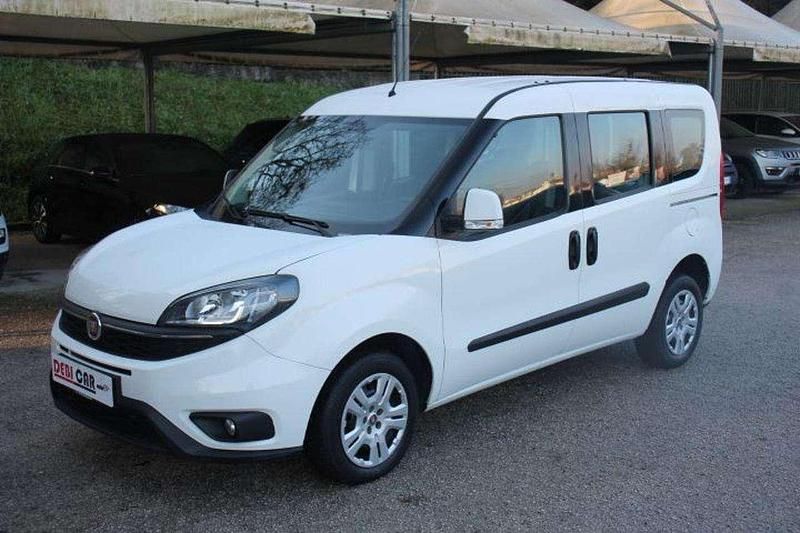 Usata Fiat Doblò 105 CV (77 kW) 2017 Bianco Monovolume