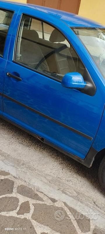 Blu Usata 1999 VW Golf III Tre volumi | 2000 € - Immagine 1/4